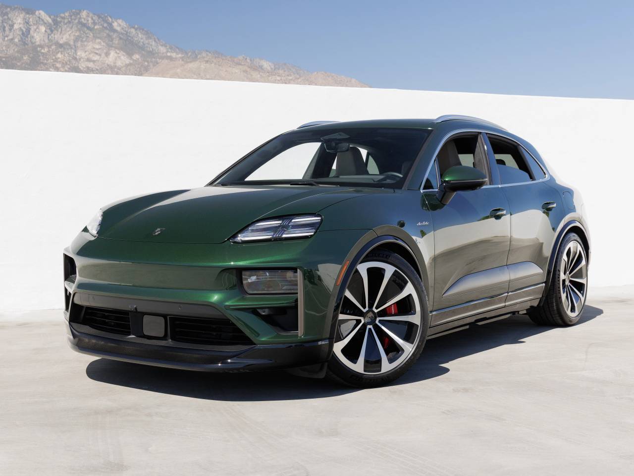 2024 Porsche Macan Macan Turbo Electric