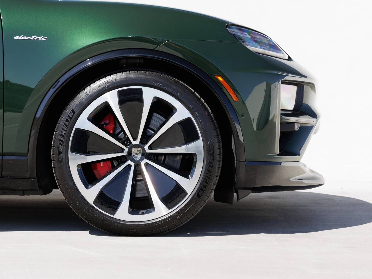 2024 Porsche Macan Macan Turbo Electric