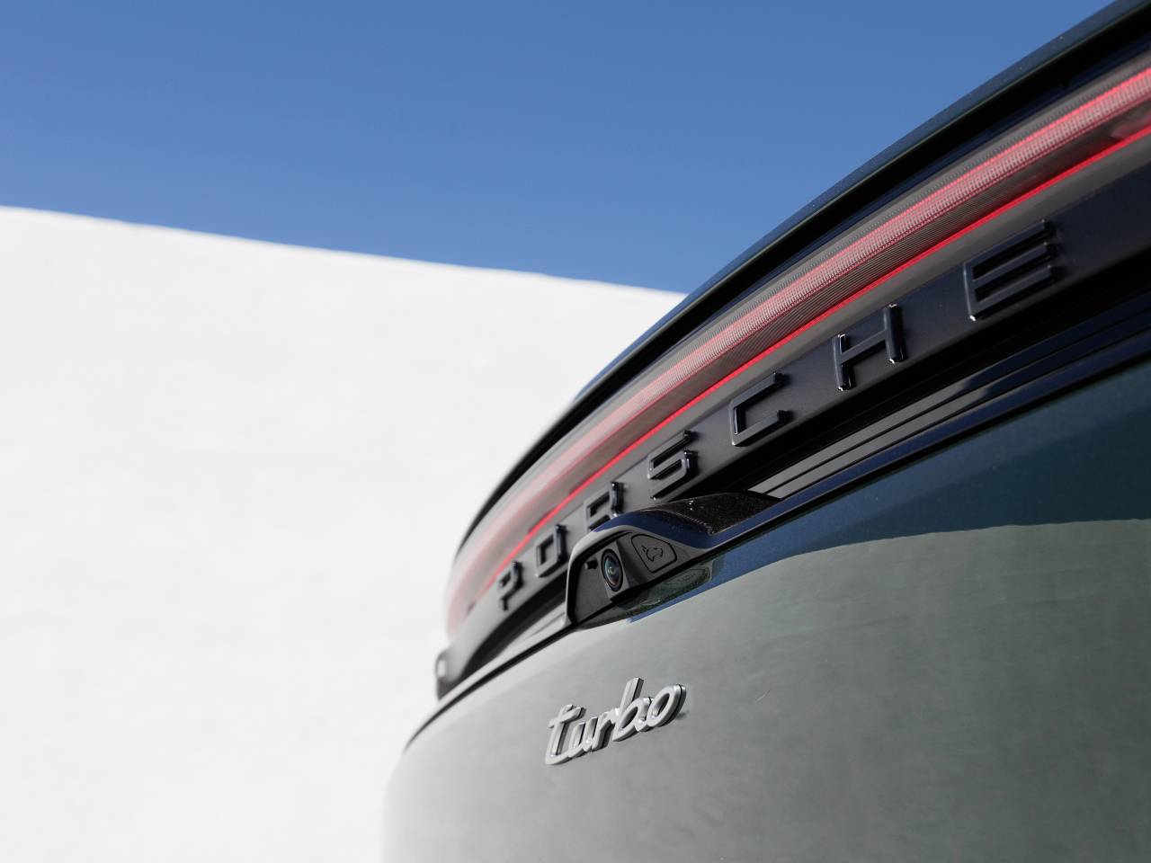 2024 Porsche Macan Macan Turbo Electric