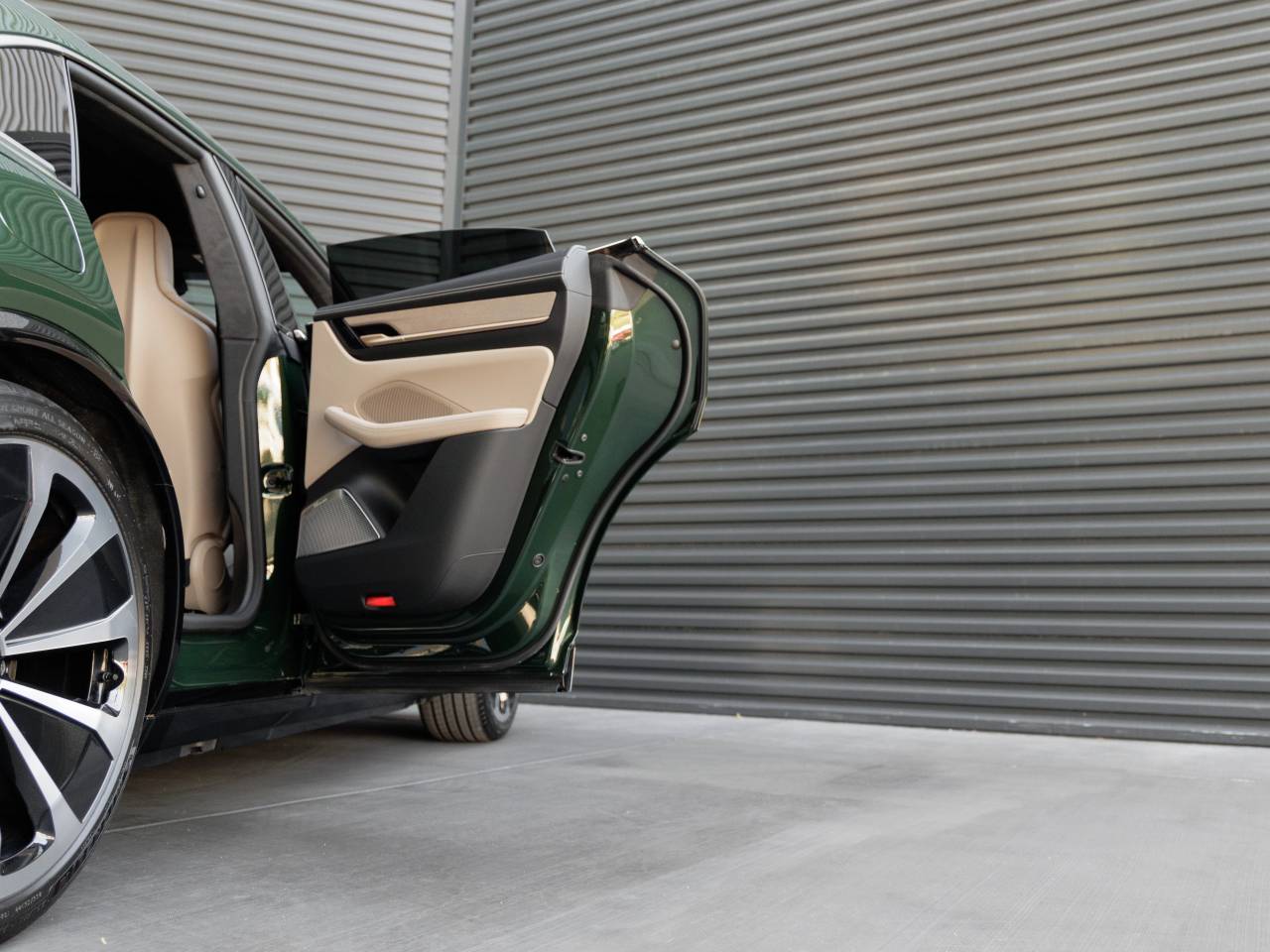 2024 Porsche Macan Macan Turbo Electric