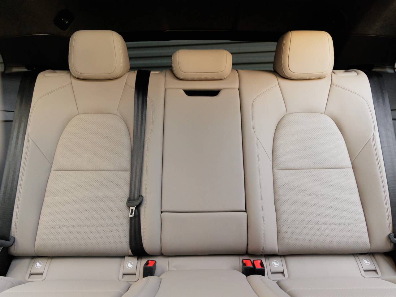 2024 Porsche Macan Macan Turbo Electric