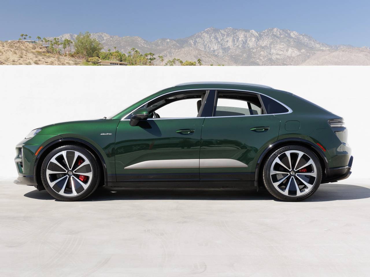 2024 Porsche Macan Macan Turbo Electric