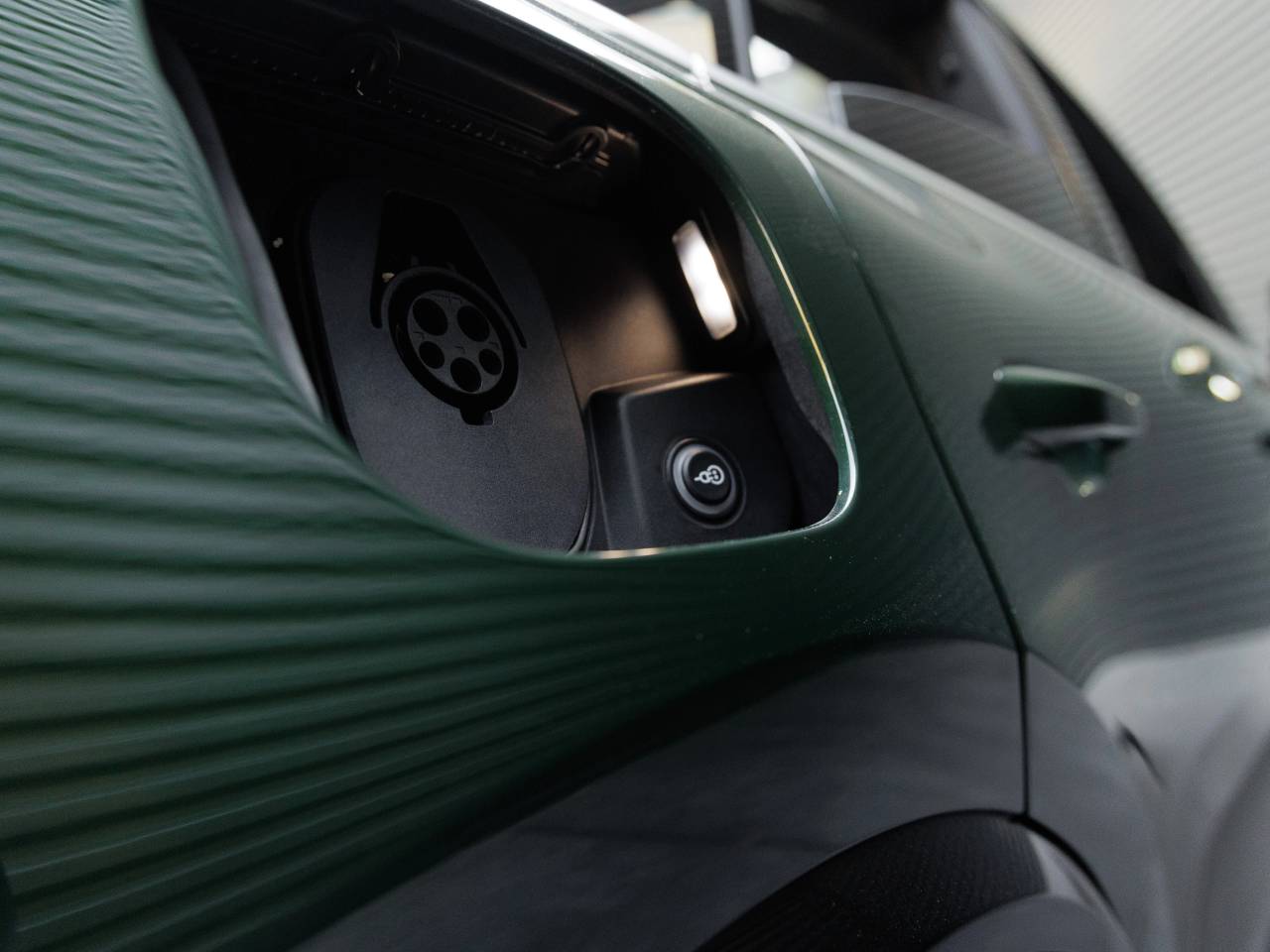 2024 Porsche Macan Macan Turbo Electric