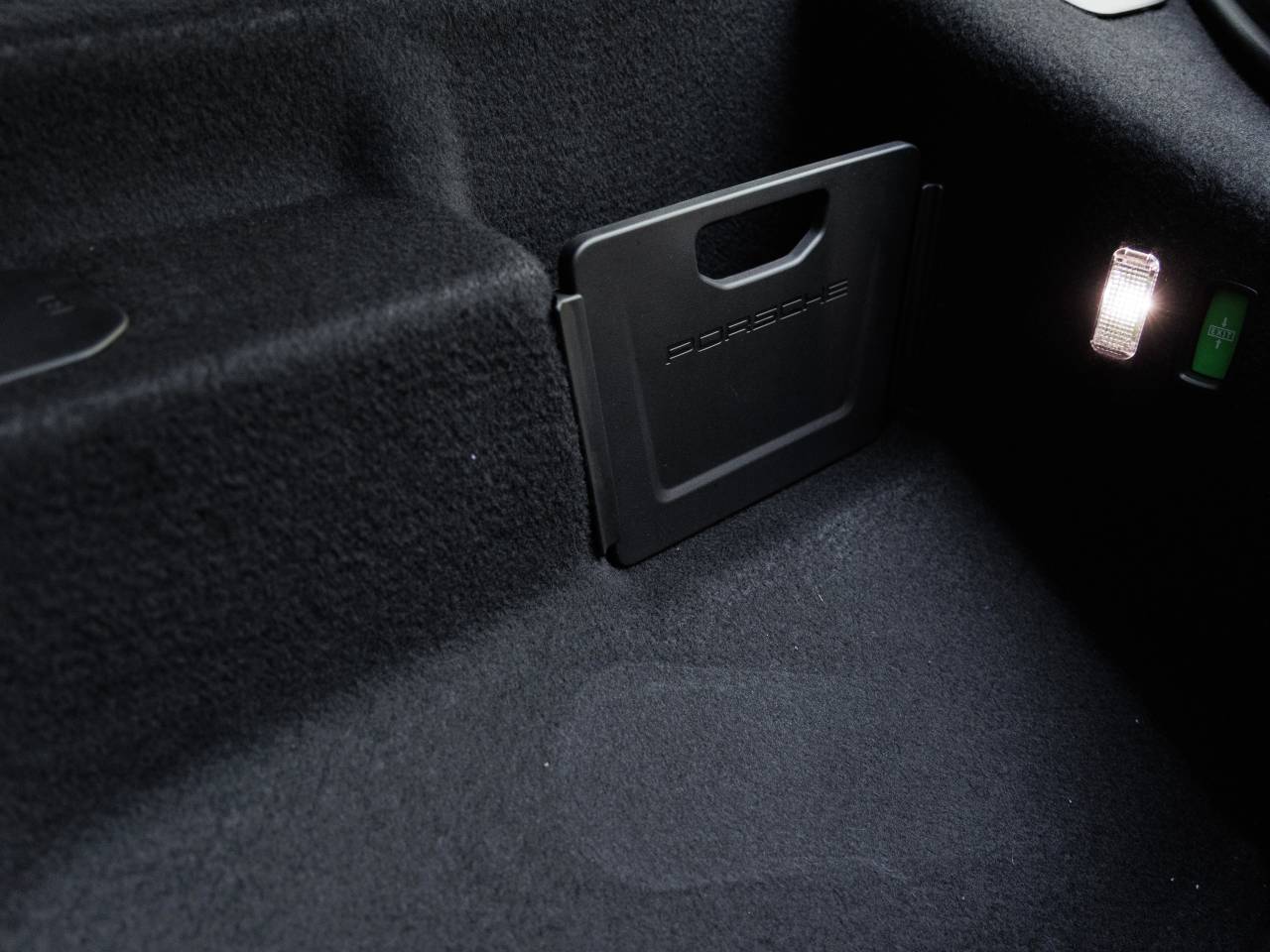 2024 Porsche Macan Macan Turbo Electric