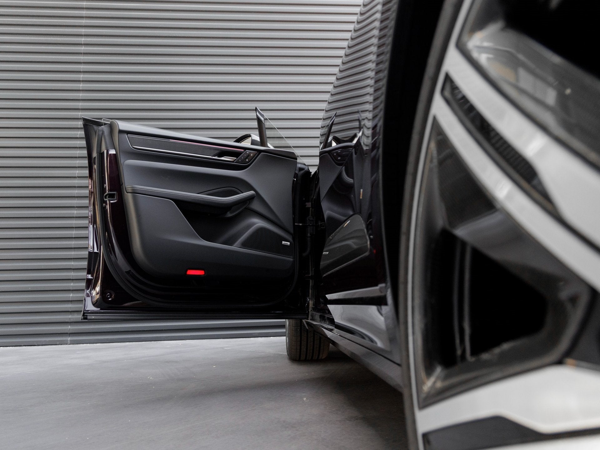 2024 Porsche Macan Macan Turbo Electric