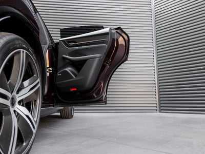 2024 Porsche Macan Macan Turbo Electric