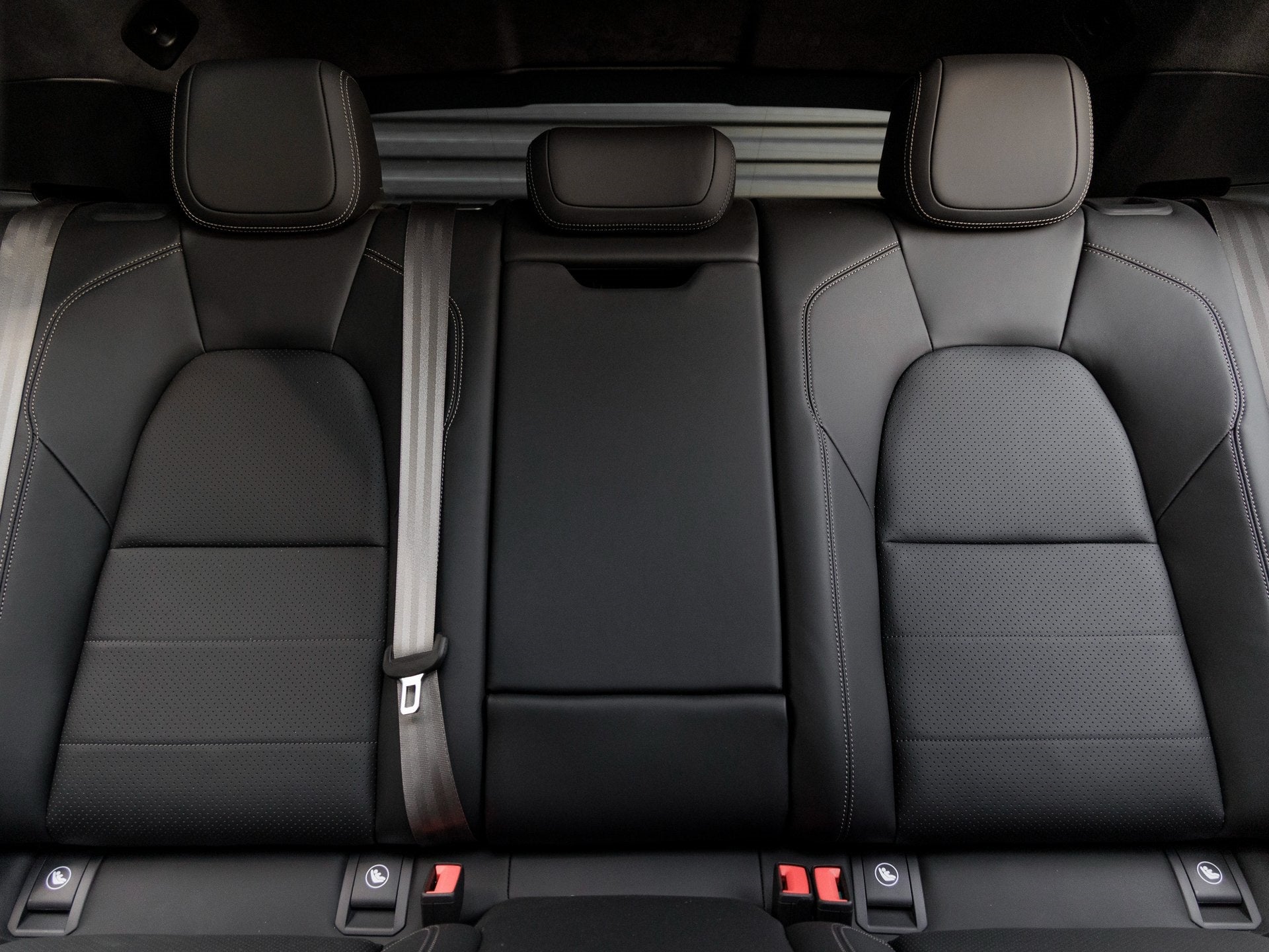 2024 Porsche Macan Macan Turbo Electric