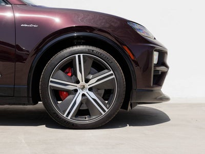 2024 Porsche Macan Macan Turbo Electric