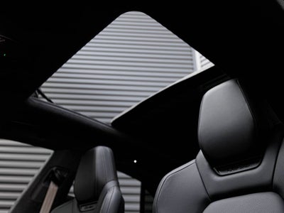 2024 Porsche Macan Macan Turbo Electric