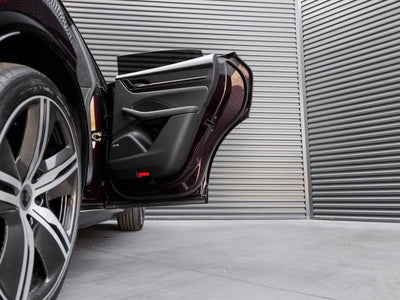 2024 Porsche Macan Macan Turbo Electric