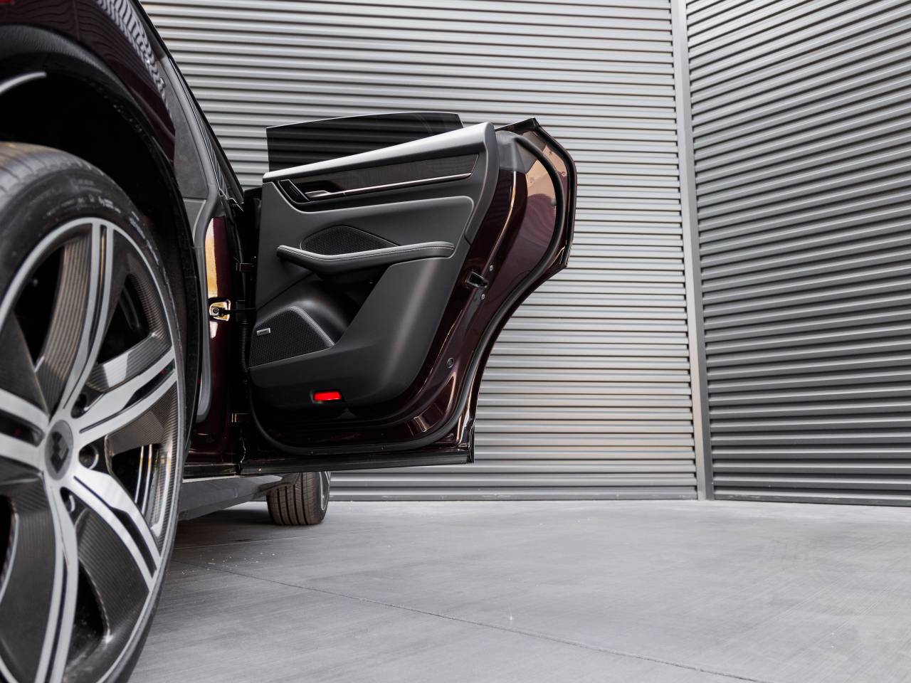 2024 Porsche Macan Macan Turbo Electric