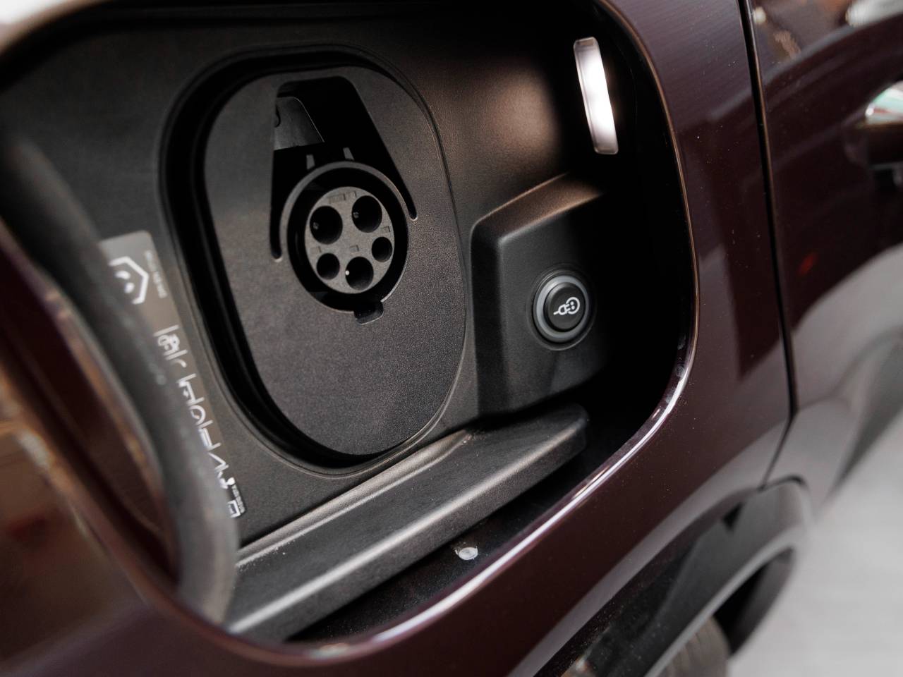 2024 Porsche Macan Macan Turbo Electric