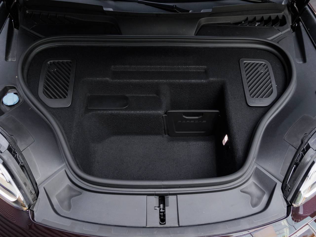 2024 Porsche Macan Macan Turbo Electric