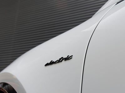 2025 Porsche Macan Macan Turbo Electric