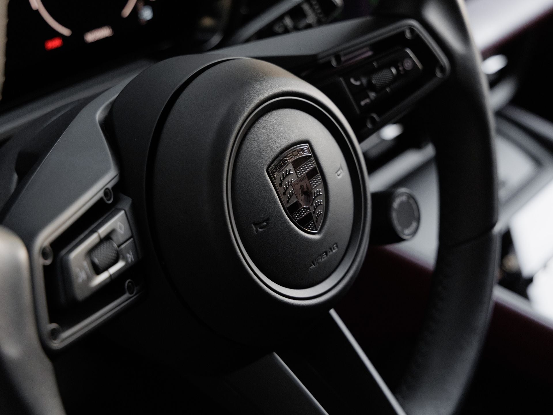 2025 Porsche Macan Macan Turbo Electric