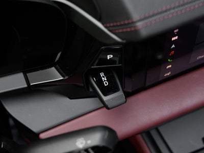2025 Porsche Macan Macan Turbo Electric