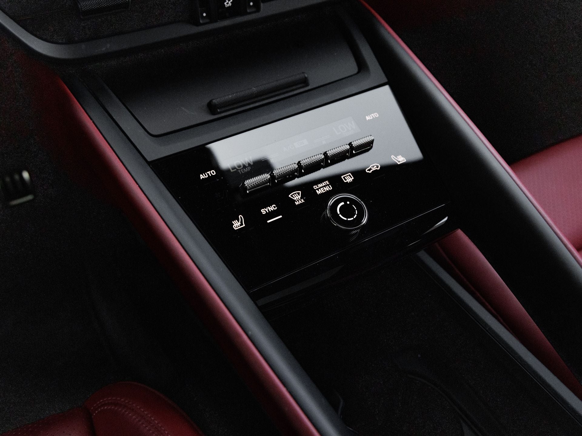 2025 Porsche Macan Macan Turbo Electric