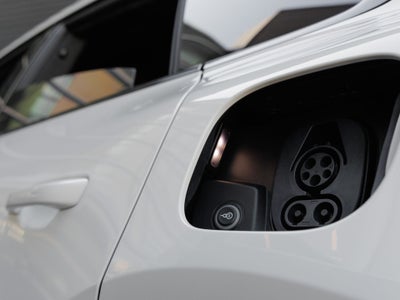 2025 Porsche Macan Macan Turbo Electric