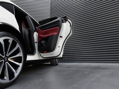 2025 Porsche Macan Macan Turbo Electric
