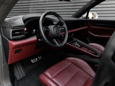 2025 Porsche Macan Macan Turbo Electric