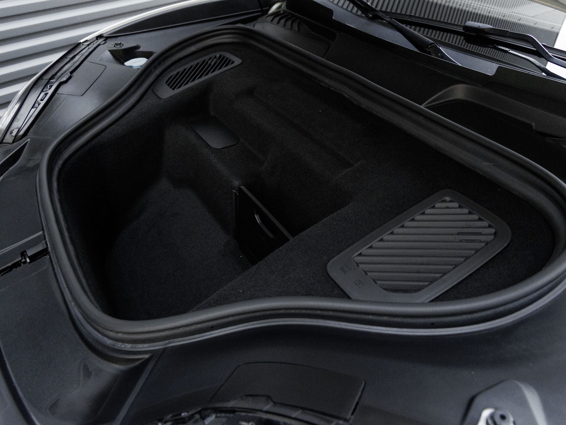 2025 Porsche Macan Macan Turbo Electric