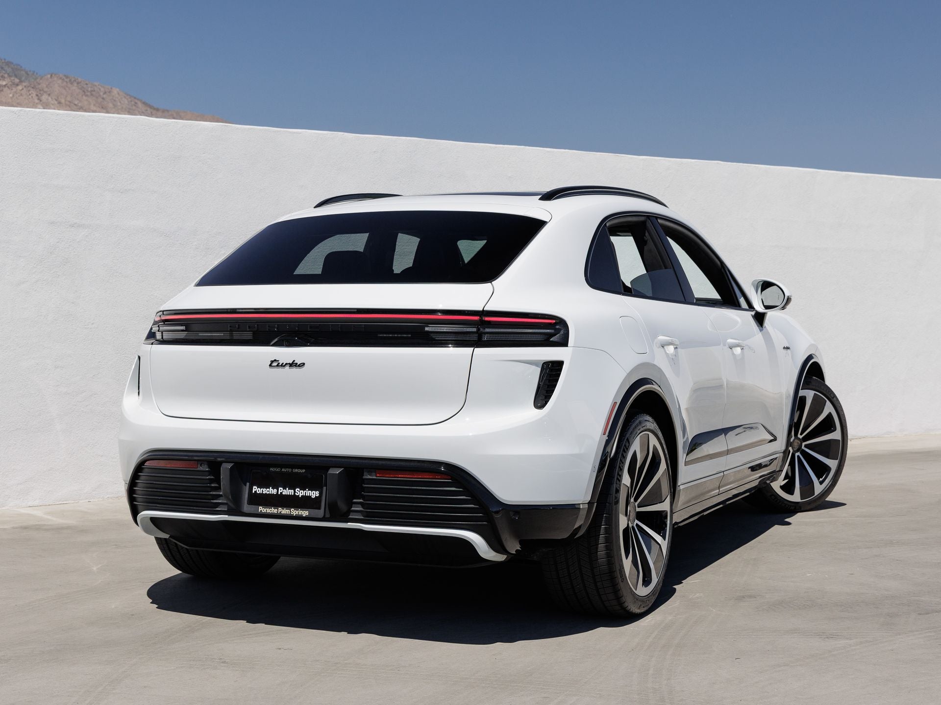 2025 Porsche Macan Macan Turbo Electric