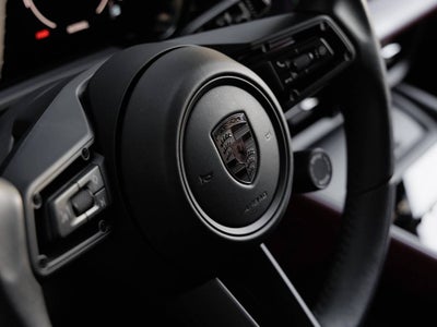 2025 Porsche Macan Macan Turbo Electric