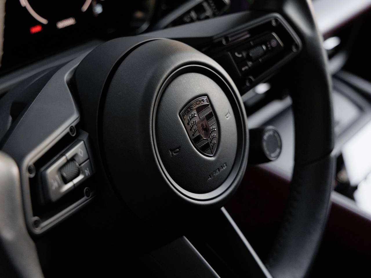 2025 Porsche Macan Macan Turbo Electric