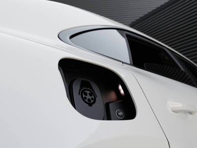2025 Porsche Macan Macan Turbo Electric