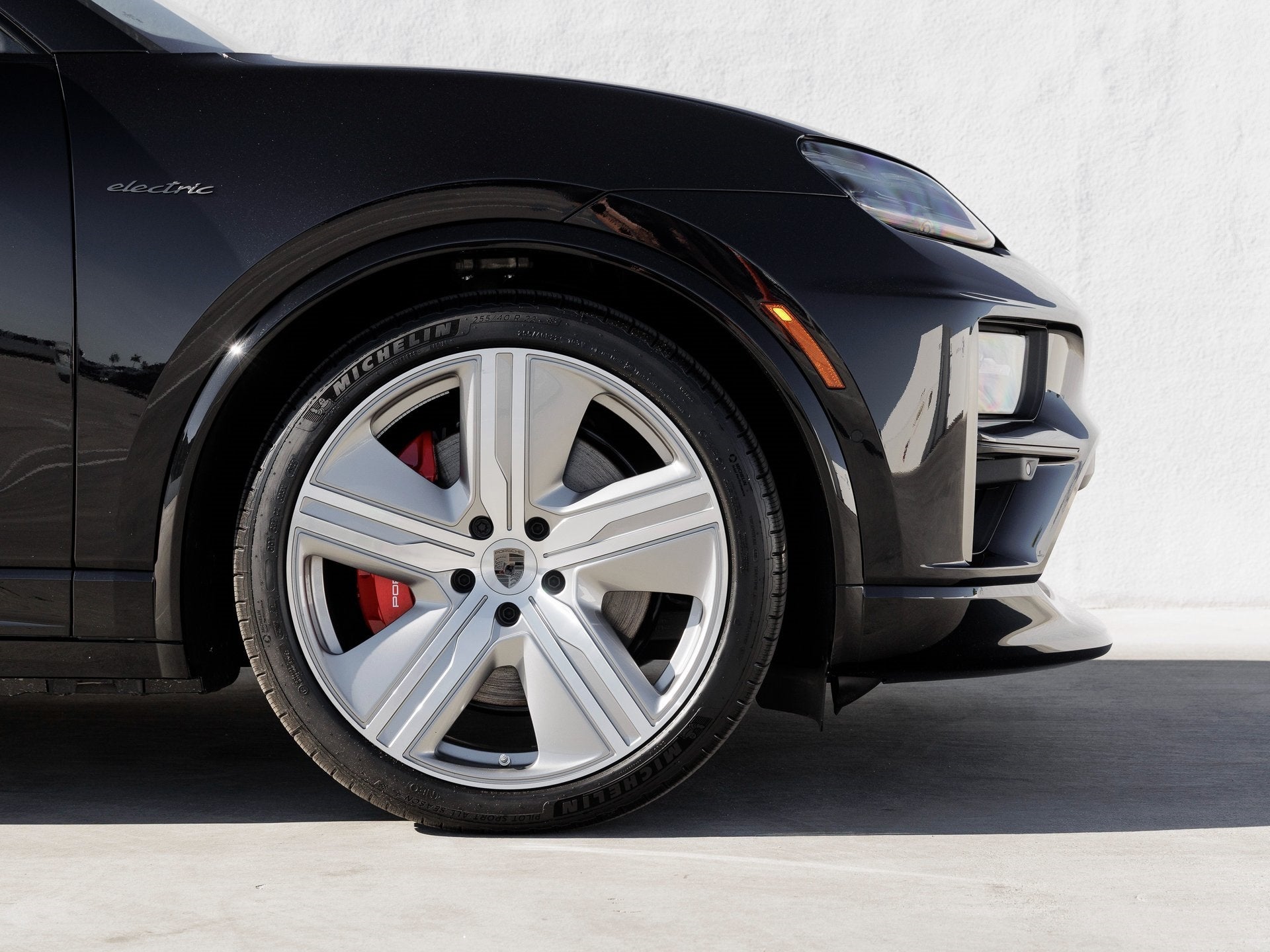 2025 Porsche Macan Macan Turbo Electric