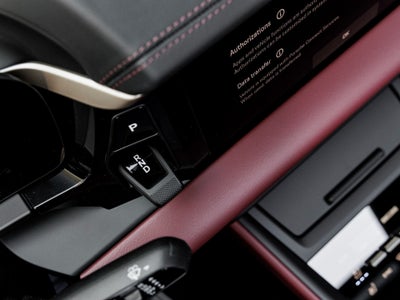 2025 Porsche Macan Macan Turbo Electric