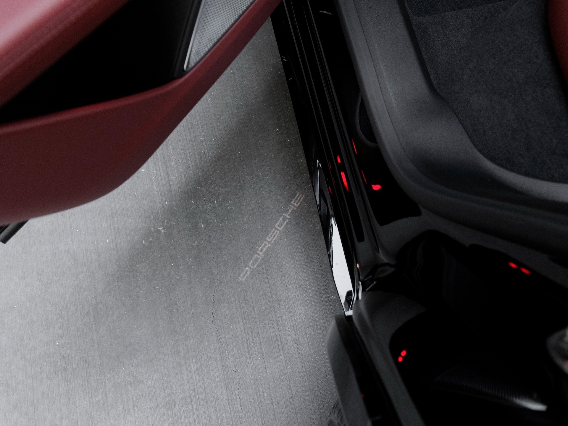 2025 Porsche Macan Macan Turbo Electric