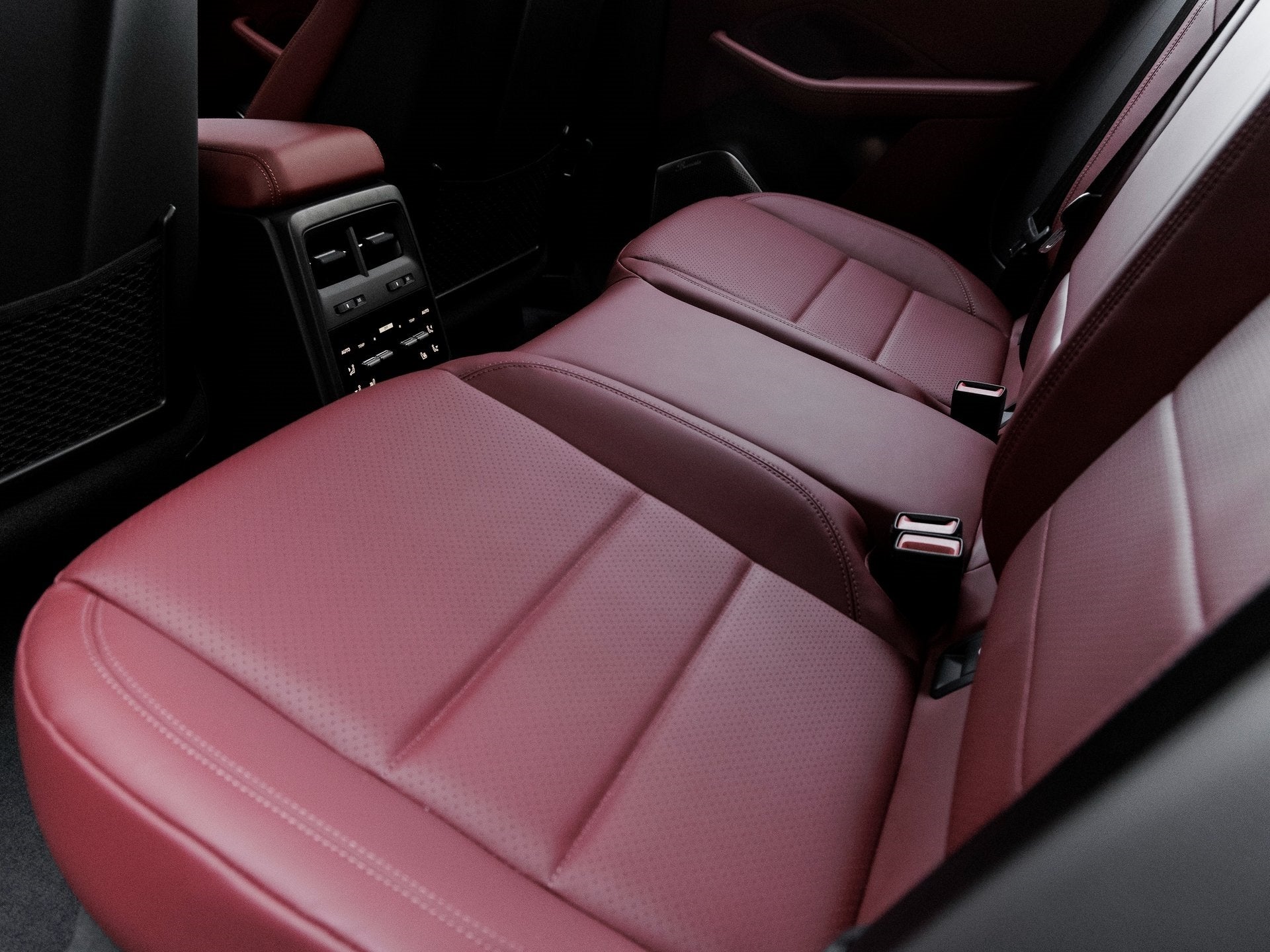 2025 Porsche Macan Macan Turbo Electric