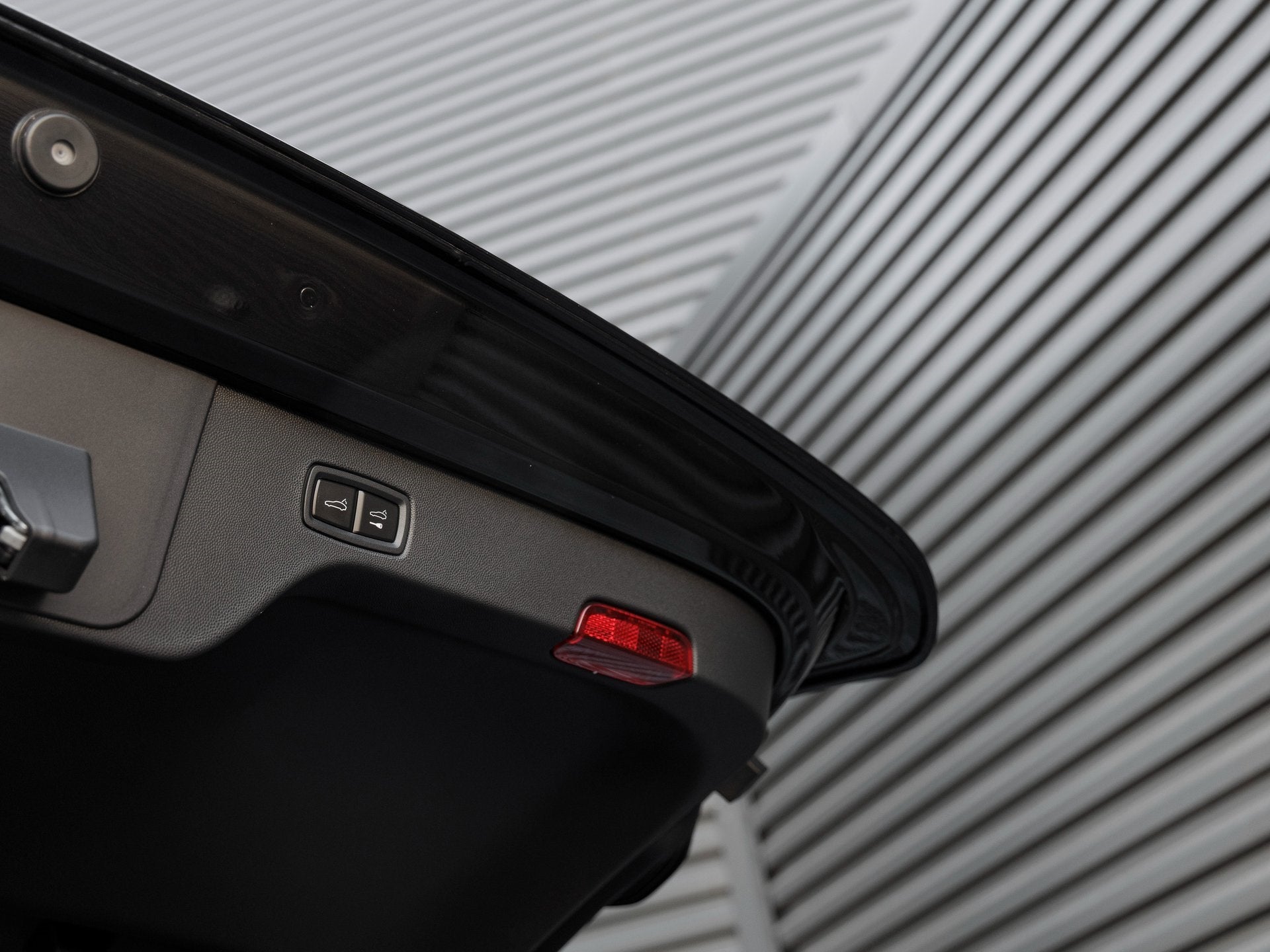 2025 Porsche Macan Macan Turbo Electric