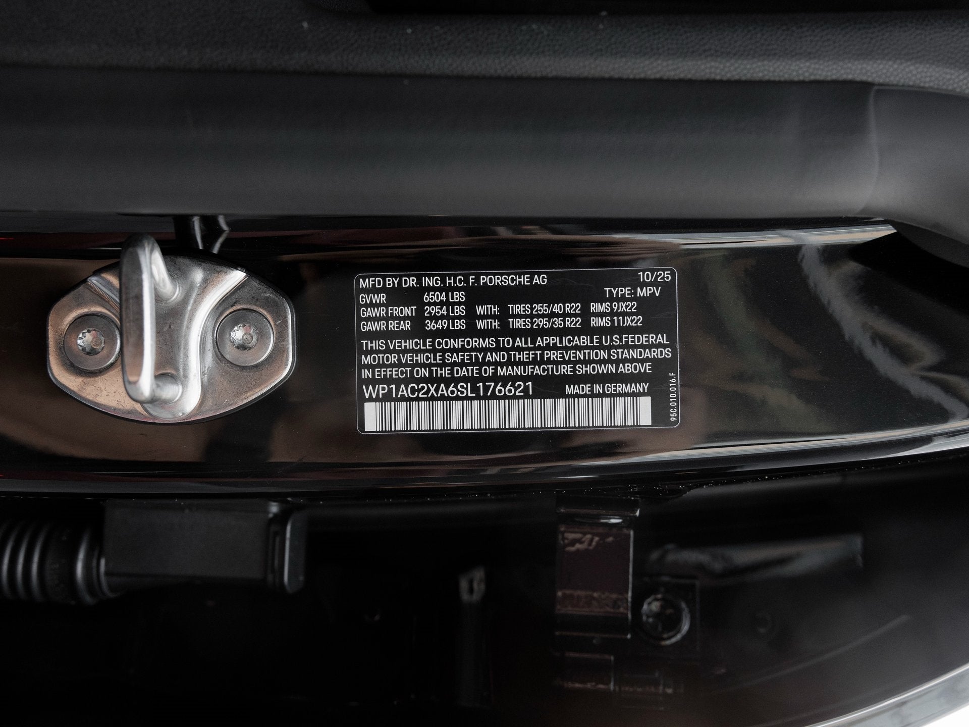 2025 Porsche Macan Macan Turbo Electric