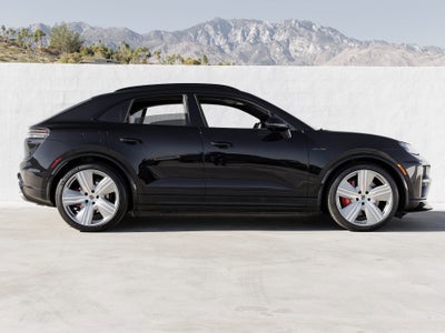 2025 Porsche Macan Macan Turbo Electric