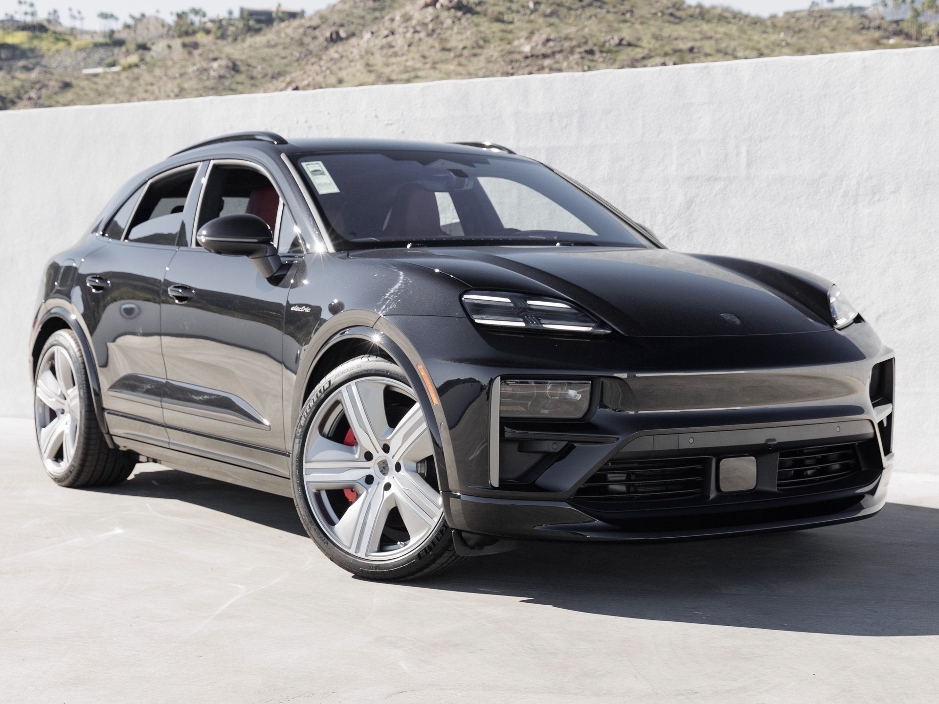 2025 Porsche Macan Macan Turbo Electric