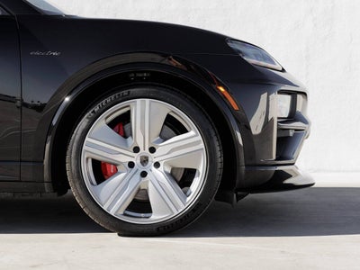2025 Porsche Macan Macan Turbo Electric