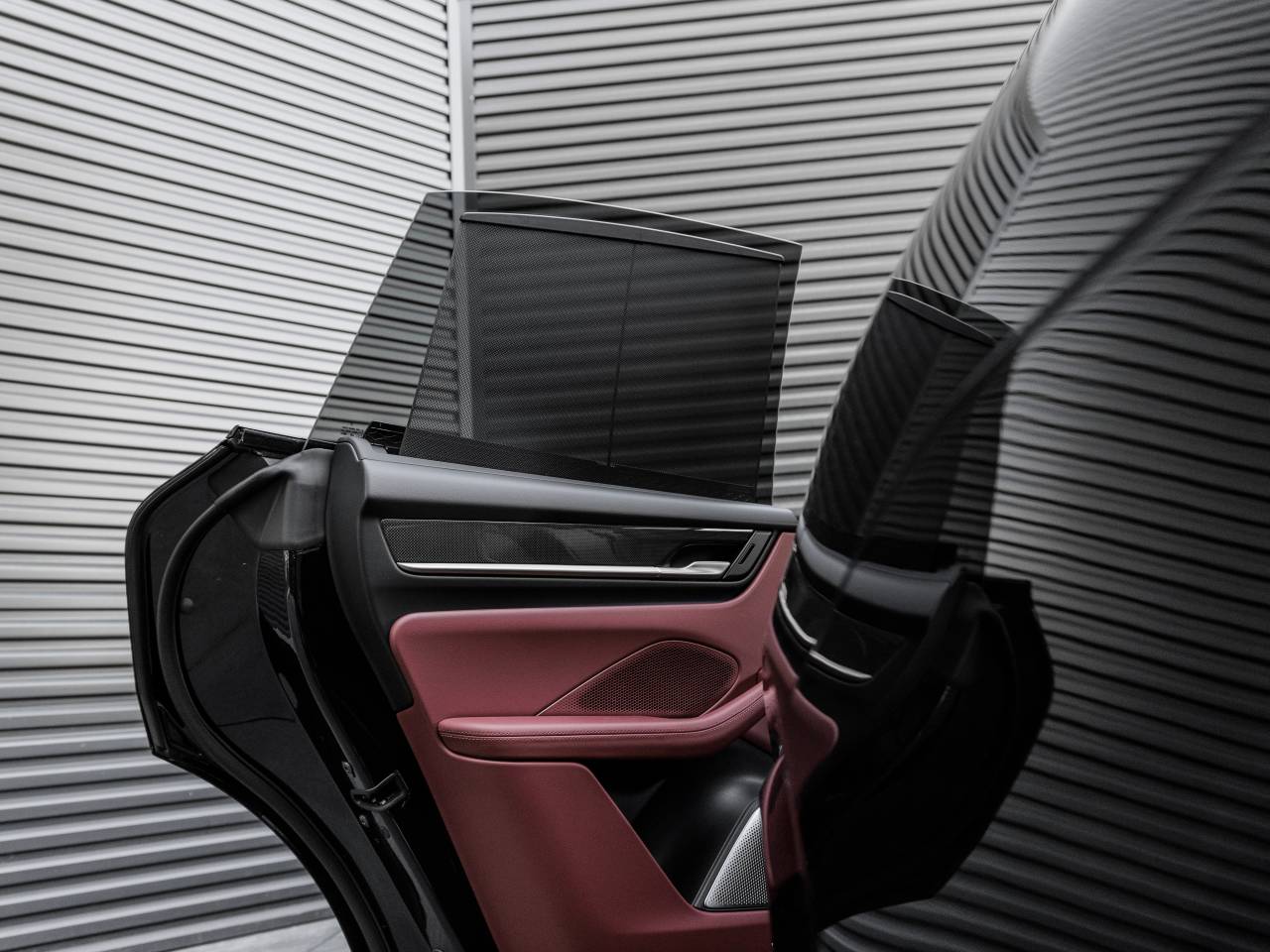 2025 Porsche Macan Macan Turbo Electric