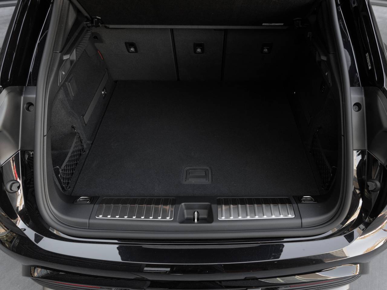 2025 Porsche Macan Macan Turbo Electric