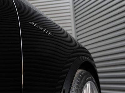 2025 Porsche Macan Macan Turbo Electric