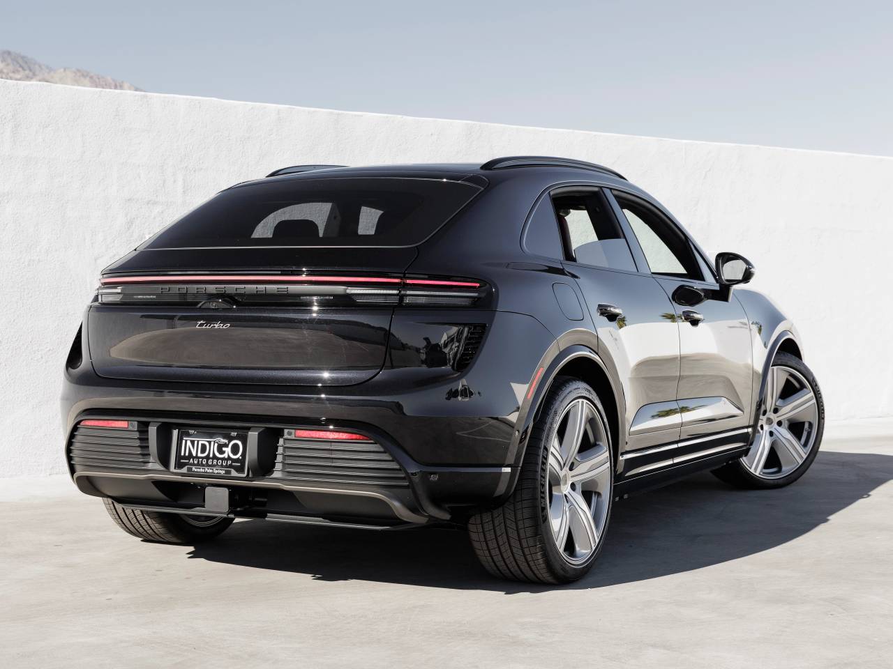 2025 Porsche Macan Macan Turbo Electric