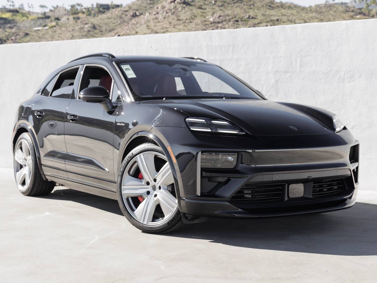 2025 Porsche Macan Macan Turbo Electric