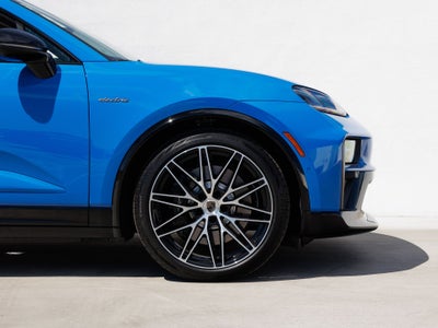 2026 Porsche Macan Macan Turbo Electric