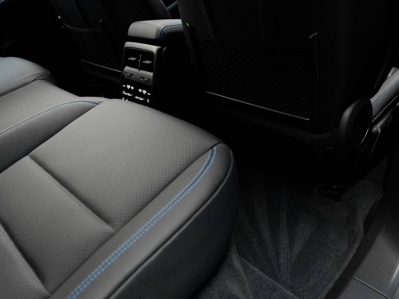 2026 Porsche Macan Macan Turbo Electric