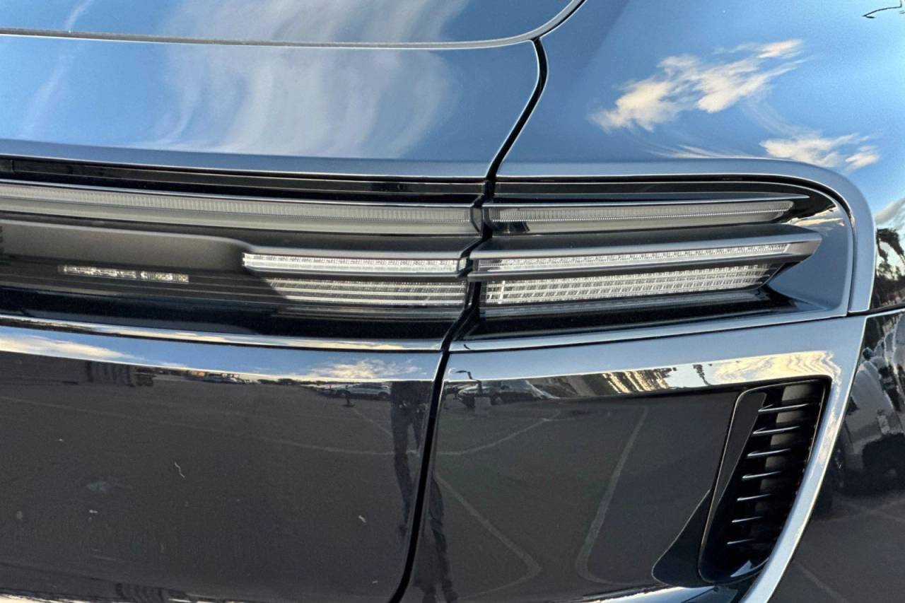 2026 Porsche Macan Macan Turbo Electric