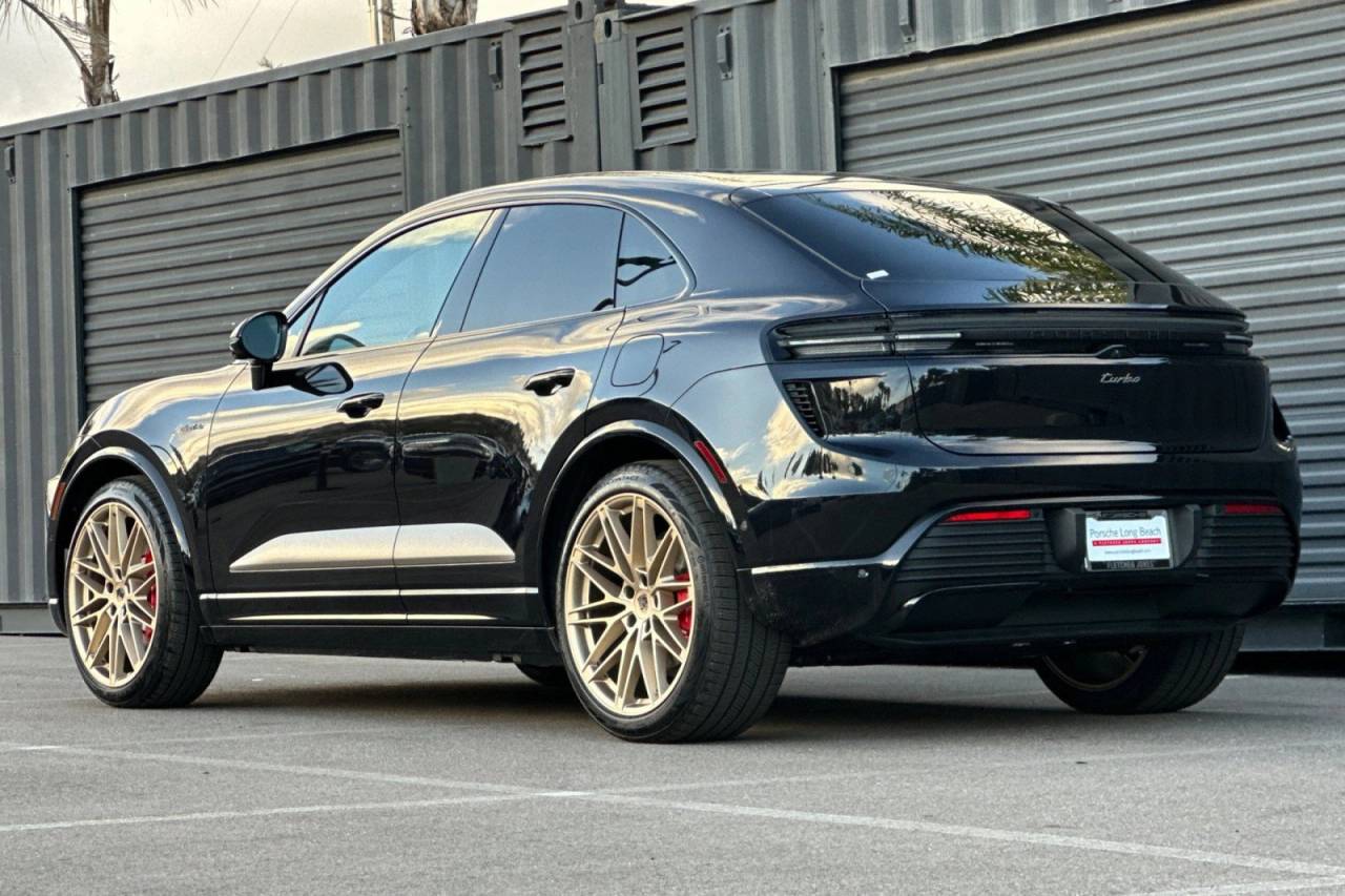 2026 Porsche Macan Macan Turbo Electric
