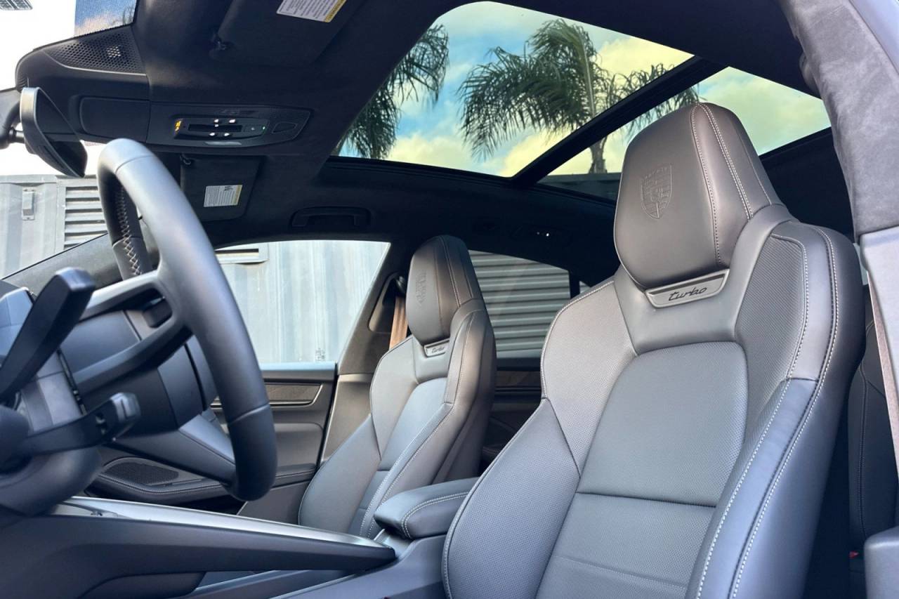 2026 Porsche Macan Macan Turbo Electric