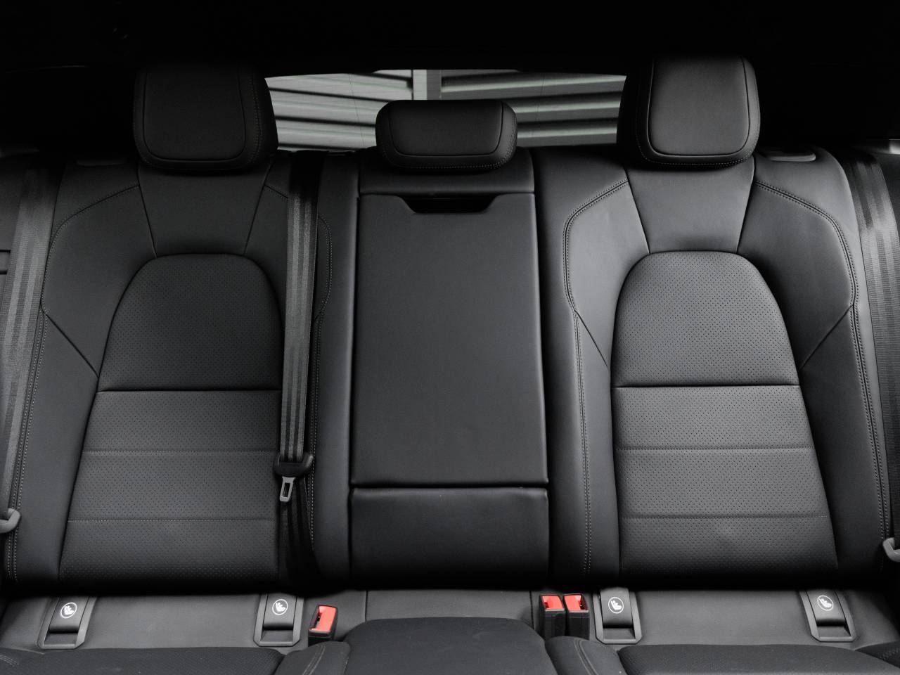 2025 Porsche Macan Macan Electric