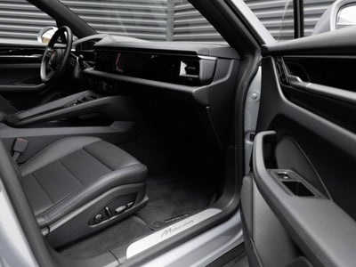 2025 Porsche Macan Macan Electric